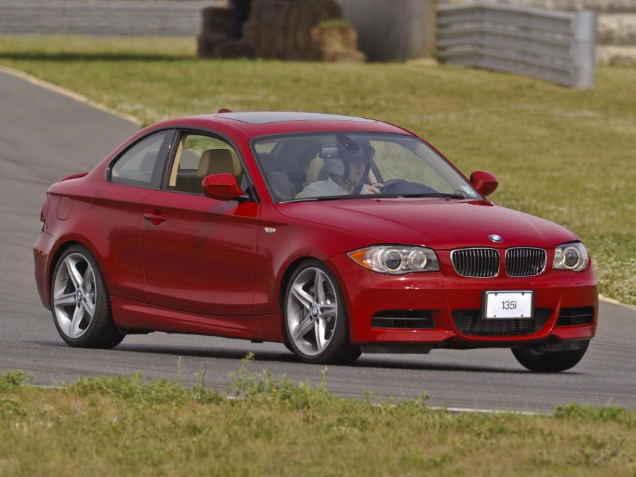  BMW 135i Coupe 2008 года  (US) (фото 1 из 22)